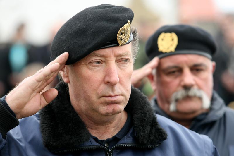 Polaganjem vijenaca na središnjem križu, u Novigradu je obilježena obljetnica pogibije članova HRM-a i Druge gardijske brigade za vrijeme akcije Maslenica. Photo: Dino Stanin/PIXSELL Polaganjem vijenaca na središnjem križu, u Novigradu je obilježena obljetnica pogibije članova HRM-a i Druge gardijske brigade za vrijeme akcije Maslenica. Photo: Dino Stanin/PIXSELL