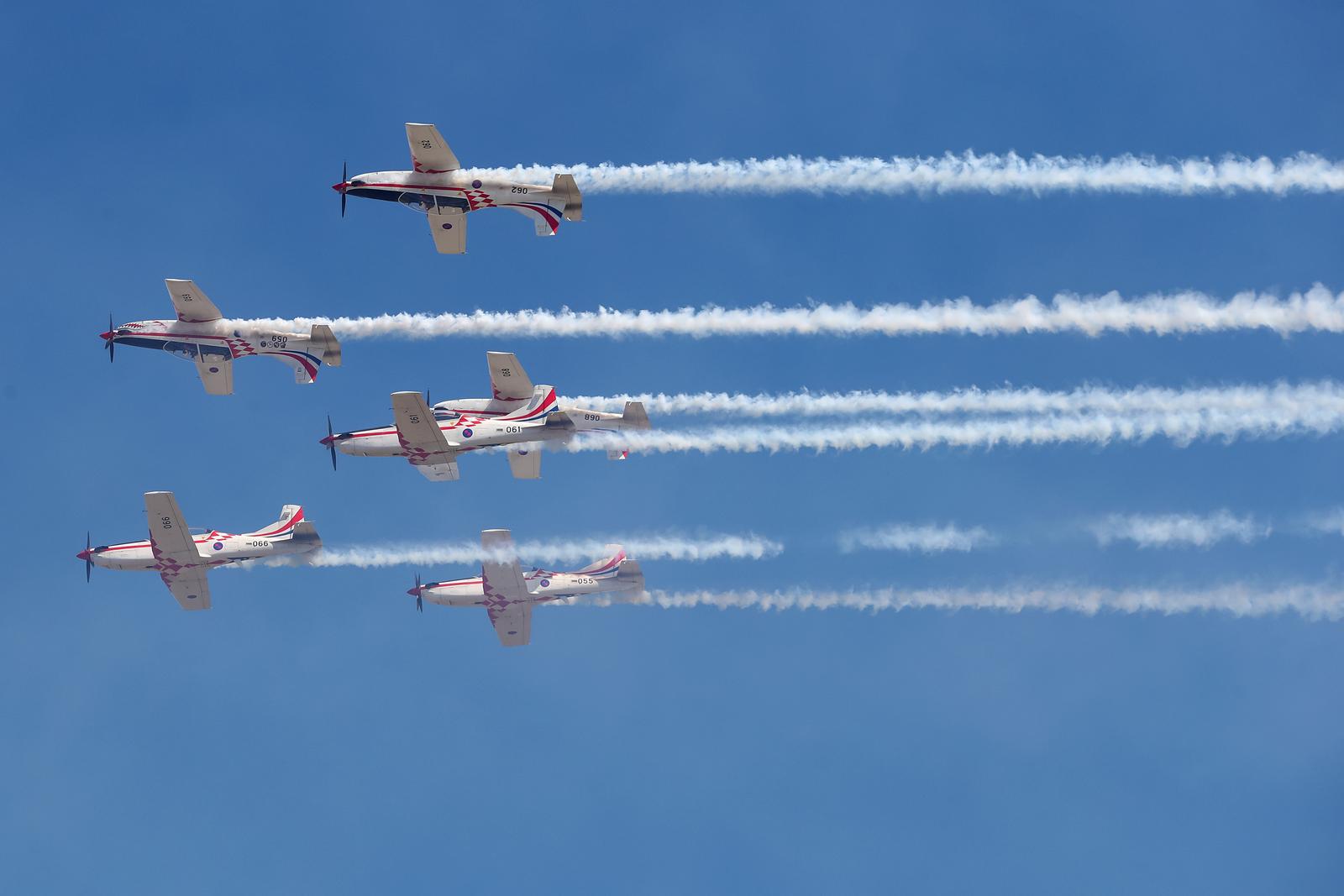 Zemunik: 20. obljetnica akrobatske grupe “Krila Oluje” Zemunik: 20. obljetnica akrobatske grupe “Krila Oluje”