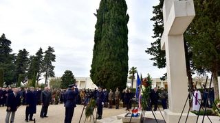 Svecanim postrojavanjem i mimohodom kroz grad postrojbi sudionica obiljezena je 22. obljetnica vojno-redarstvene akcije Maslenica. Photo: Dino Stanin/PIXSELL Svecanim postrojavanjem i mimohodom kroz grad postrojbi sudionica obiljezena je 22. obljetnica vojno-redarstvene akcije Maslenica. Photo: Dino Stanin/PIXSELL