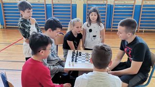 Osnovna škola Krune Krstića bila domaćin prijateljskog međuškolskog turnira u šahu Osnovna škola Krune Krstića bila domaćin prijateljskog međuškolskog turnira u šahu