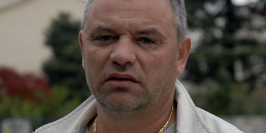 – ARHIVSKA FOTOGRAFIJA –
Metkovic, 251011.
Metkovski gradonacelnik Stipe Gabric Jambo prijavio je Uskoku reketarenje.
U koordiniranoj akciji Uskoka i policije u Metkovicu su uhiceni Ivici Volarevic-Buc, predsjednik gradske organizacije HSP-a, Ivica Kazna – ARHIVSKA FOTOGRAFIJA –
Metkovic, 251011.
Metkovski gradonacelnik Stipe Gabric Jambo prijavio je Uskoku reketarenje.
U koordiniranoj akciji Uskoka i policije u Metkovicu su uhiceni Ivici Volarevic-Buc, predsjednik gradske organizacije HSP-a, Ivica Kazna