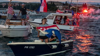 Veličanstven doček četvorice zadarskih Vatrenih od Gradskog mosta do Foruma