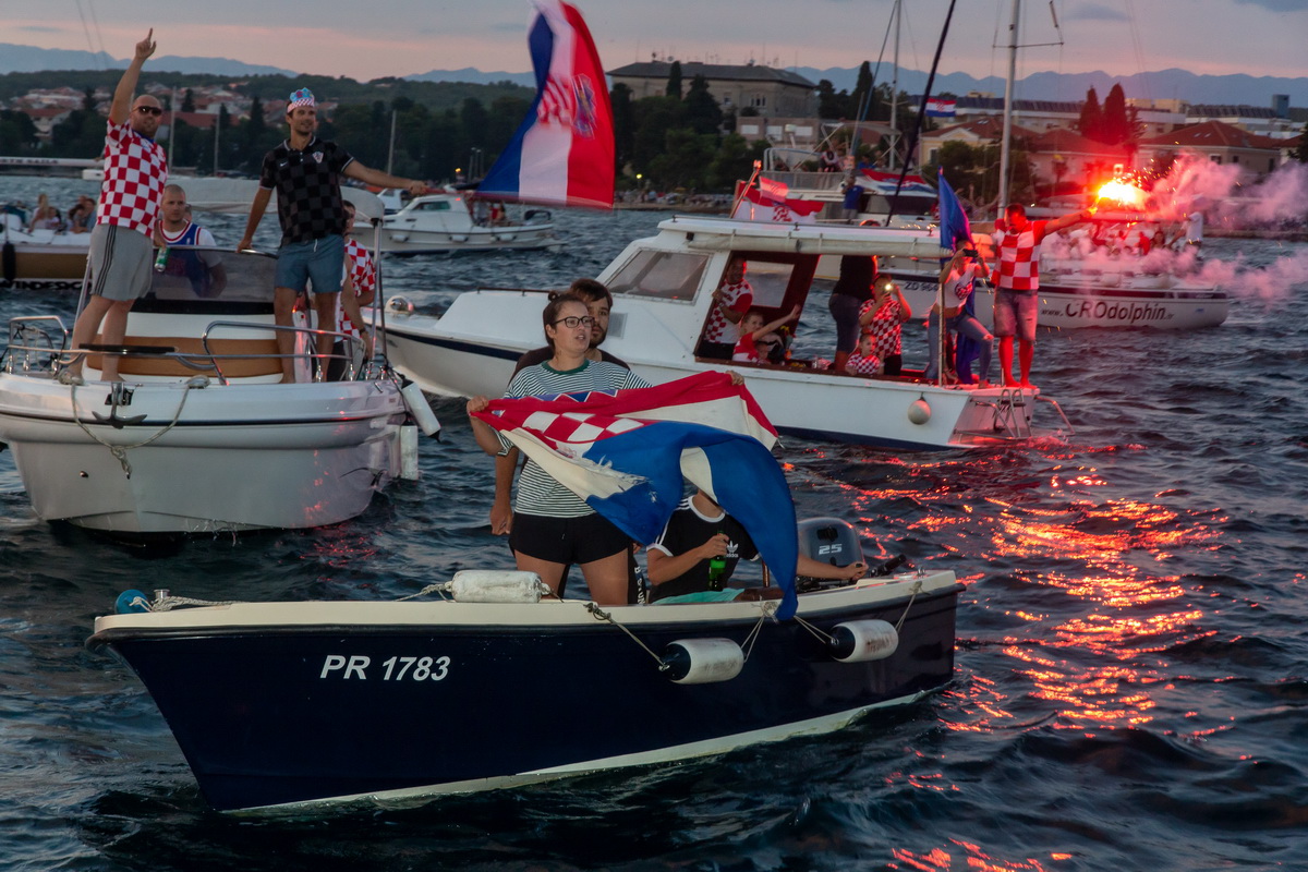 Veličanstven doček četvorice zadarskih Vatrenih od Gradskog mosta do Foruma
