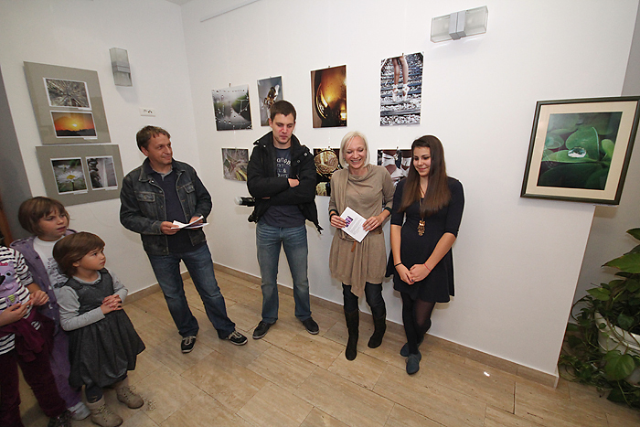 Izložba fotografija Anđele Horvat (foto: Saša Čuka) Izložba fotografija Anđele Horvat (foto: Saša Čuka)