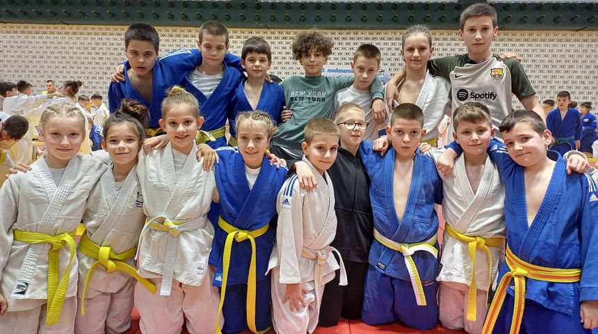 Judaši JK Zadar osvojili zlato, 6 srebrnih i 7 brončanih medalja na “Kupu Marjana” u Splitu Judaši JK Zadar osvojili zlato, 6 srebrnih i 7 brončanih medalja na “Kupu Marjana” u Splitu