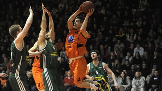 Sibenik ,170213.
Dvorana Baldekin 
Derbi utakmica izmedju GKK Sibenik i Sonik Puntamika Zadar za prvaka A2 Hrvatske kosarkaske lige Jug.
Foto: Niksa Stipanicev / CROPIX