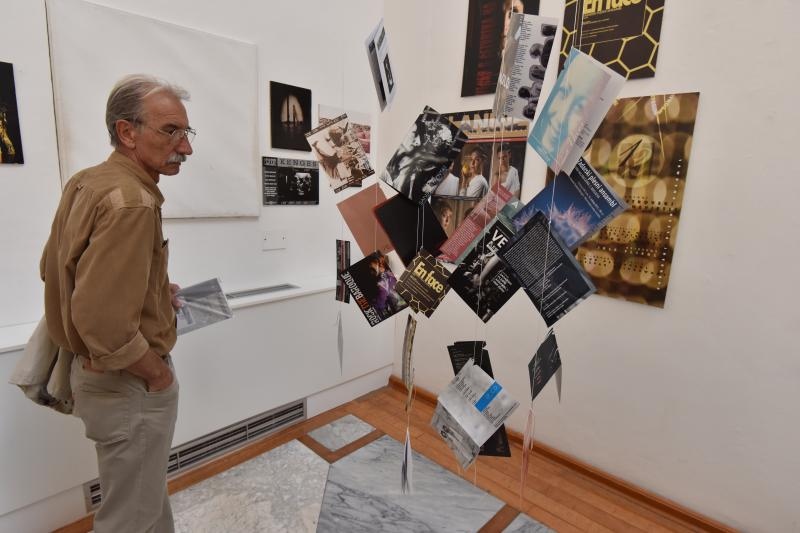 U lozi Narodnog muzeja otvorena je izlozba plakata, fotografija i kostima Zadarskog plesnog ansambla, najstarijeg ansambla suvremenog plesa u Dalmaciji. Izlozba je vezana uz proslavu Dana obrane grada Zadra i 25. godisnjice od osnutka Zadarskog plesnog an