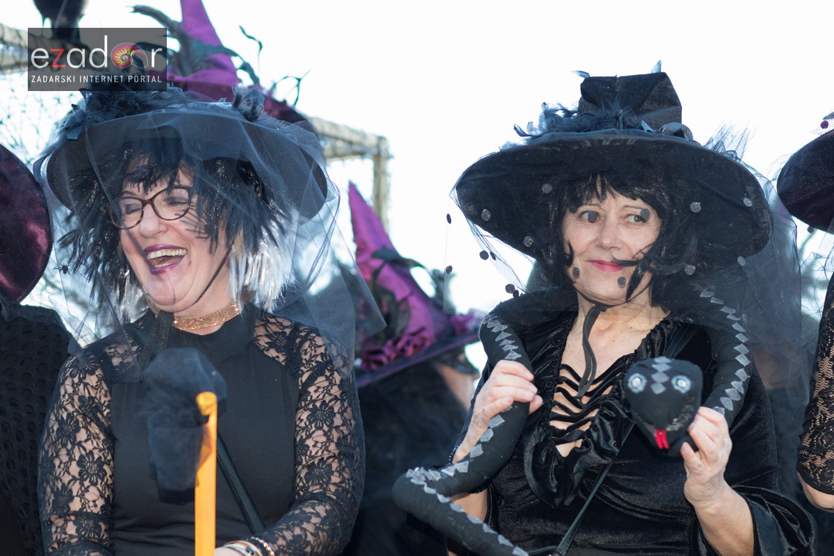 Zadarski karneval 2018: Povorka maškaranih skupina od Gradskih vrata preko Foruma do Narodnog trga Zadarski karneval 2018: Povorka maškaranih skupina od Gradskih vrata preko Foruma do Narodnog trga