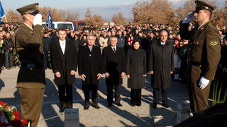 Zadar, 230110.
Povodom obiljezavanja 17. obljetnice vojno – redarstvene  akcije Maslenica , prve velike akcije Hrvatske vojske kojom je oslobodjen veci dio zadarskoga zaledja i omogucen promet izmedju sjevera i juga Hrvatske  polozeni su vjenci u Kasicu i