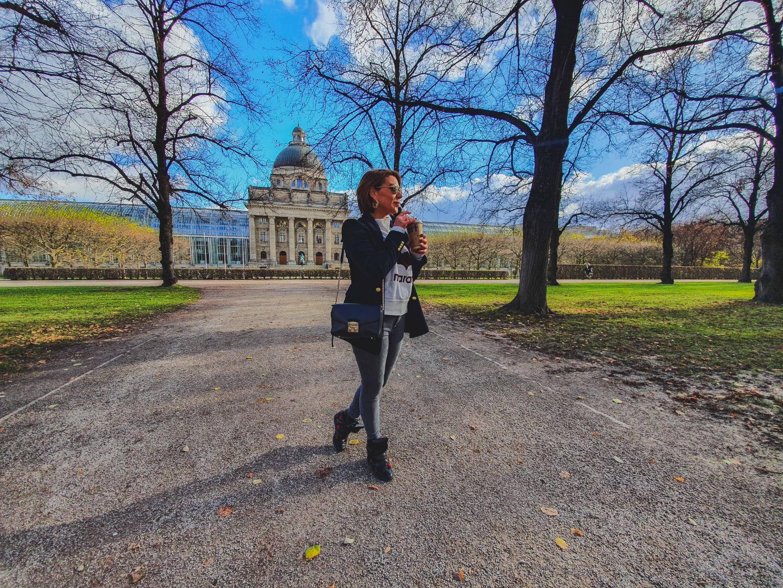 “Emily” je otišla u Pariz, a Petra u München: Zagrebačka Zadranka Petra Blagec već dvije godine živi u Njemačkoj, pokrenula i vlastiti modni brend “Emily” je otišla u Pariz, a Petra u München: Zagrebačka Zadranka Petra Blagec već dvije godine živi u Njemačkoj, pokrenula i vlastiti modni brend