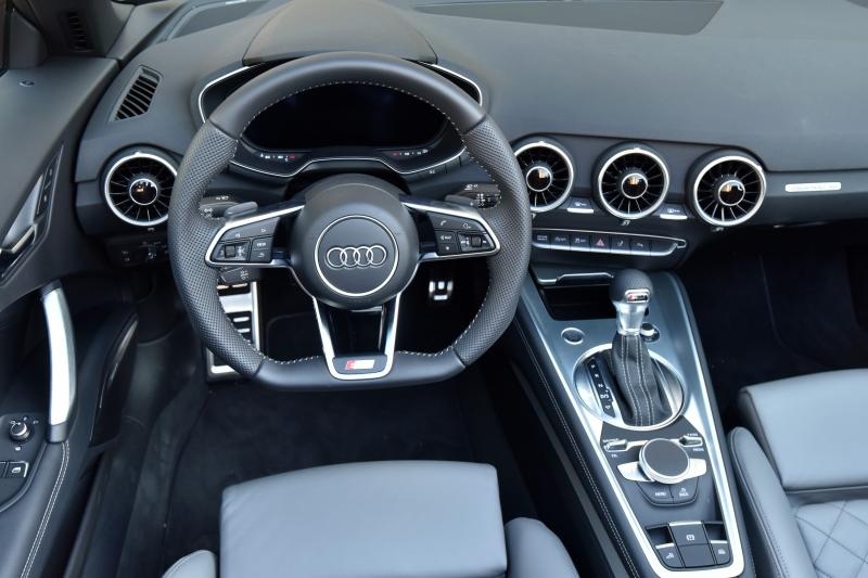 Audi Hrvatska organizirala je ekskluzivnu prezentaciju sportskih automobila Audi S i RS modela na Forumu. Photo: Dino Stanin/PIXSELL Audi Hrvatska organizirala je ekskluzivnu prezentaciju sportskih automobila Audi S i RS modela na Forumu. Photo: Dino Stanin/PIXSELL