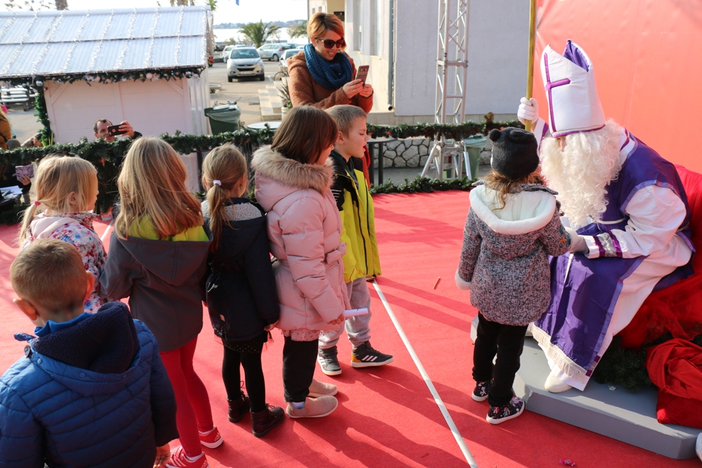 Sveti Nikola posjetio Vir i uvjerio se: nema zločeste djece Sveti Nikola posjetio Vir i uvjerio se: nema zločeste djece