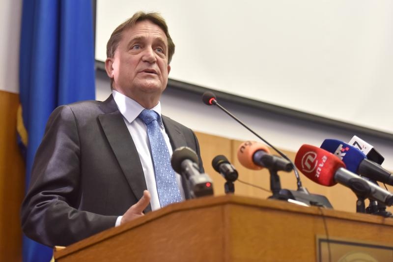 Zadar – Sjednica Gradskog vijeca Grada Zadra. Gradonacelnik Bozidar Kalmeta i zamjenik Zvonimir Vrancic. Reno Sinovcic. Joso Nekic. Danijel Kasap.Photo: Dino Stanin/PIXSELL