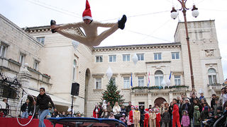 Image 1032345 (auto)