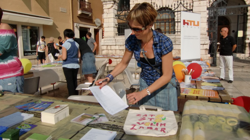 Tjedan cjeloživotnog učenja 2011., sajam obrazovanja na Narodnom trgu Tjedan cjeloživotnog učenja 2011., sajam obrazovanja na Narodnom trgu