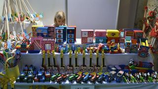 U Domu branitelja poceo 14. HAND MADE FEST – Festival rucnih izrada, mastovitosti i dizajna. I ove se godine u svih 5 dvorana Doma branitelja, 200-ak izlagaca, od kojih i 20% muskaraca, tri dana promice i promovira jedinstvene vrijednosti rucnih izrada, p U Domu branitelja poceo 14. HAND MADE FEST – Festival rucnih izrada, mastovitosti i dizajna. I ove se godine u svih 5 dvorana Doma branitelja, 200-ak izlagaca, od kojih i 20% muskaraca, tri dana promice i promovira jedinstvene vrijednosti rucnih izrada, p