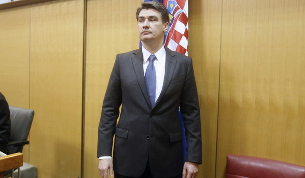 Zagreb, 271112.
Sabor.
Markov trg.
Nastavak redovite sjednice Sabora koja je pocela s raspravom o rebalansu proracuna.
Na slici: Zoran Milanovic.
Foto: Goran Mehkek / CROPIX