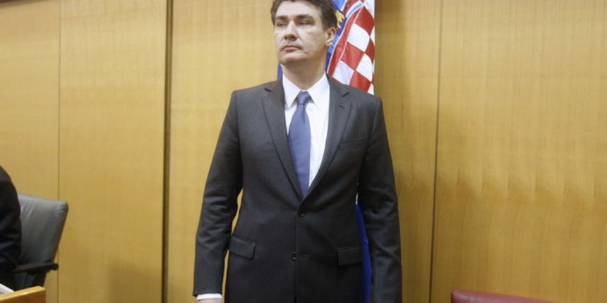 Zagreb, 271112.
Sabor.
Markov trg.
Nastavak redovite sjednice Sabora koja je pocela s raspravom o rebalansu proracuna.
Na slici: Zoran Milanovic.
Foto: Goran Mehkek / CROPIX Zagreb, 271112.
Sabor.
Markov trg.
Nastavak redovite sjednice Sabora koja je pocela s raspravom o rebalansu proracuna.
Na slici: Zoran Milanovic.
Foto: Goran Mehkek / CROPIX