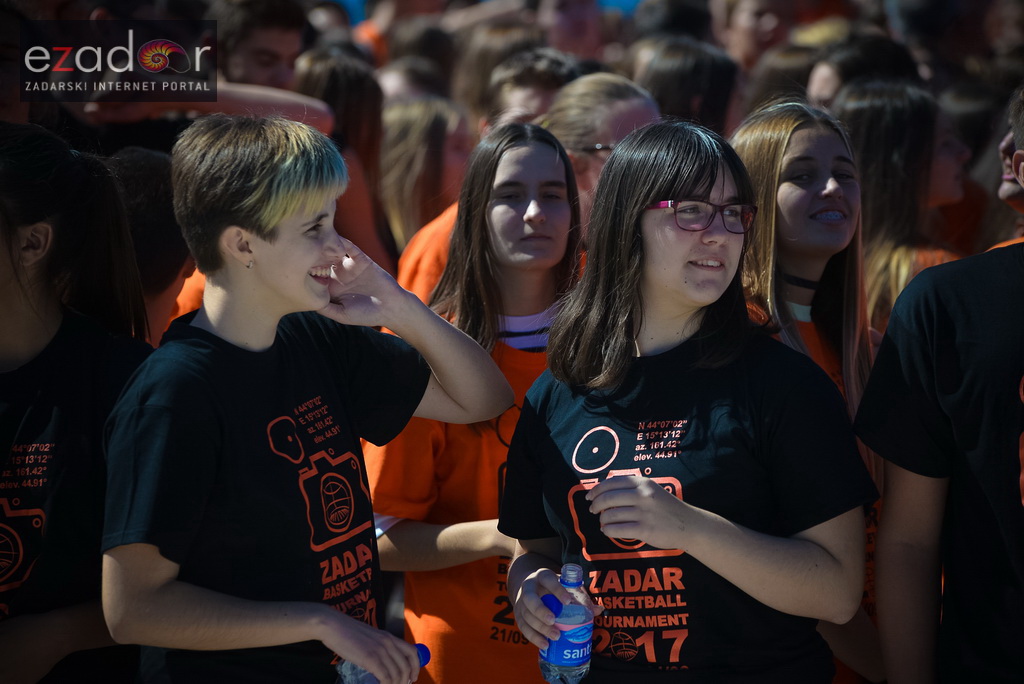 #ZDBT2017: Snimanje Milenijske fotografije košarkaške lopte na Pozdravu suncu #ZDBT2017: Snimanje Milenijske fotografije košarkaške lopte na Pozdravu suncu