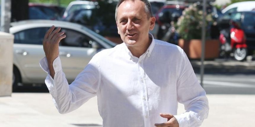 Celnik stranke Hrvatska inicijativa za dijalog (HRID) Drago Prgomet izvjestio je medije da je prihvatio poziv predsjednika HDZ-a Andreja Plenkovica da se vrati u HDZ. Photo: Dusko Jaramaz/PIXSELL