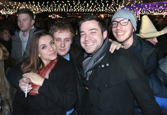 Virani 2016. godinu dočekali uz Lidiju Bačić, Leteći odred i spektakularan vatromet Virani 2016. godinu dočekali uz Lidiju Bačić, Leteći odred i spektakularan vatromet