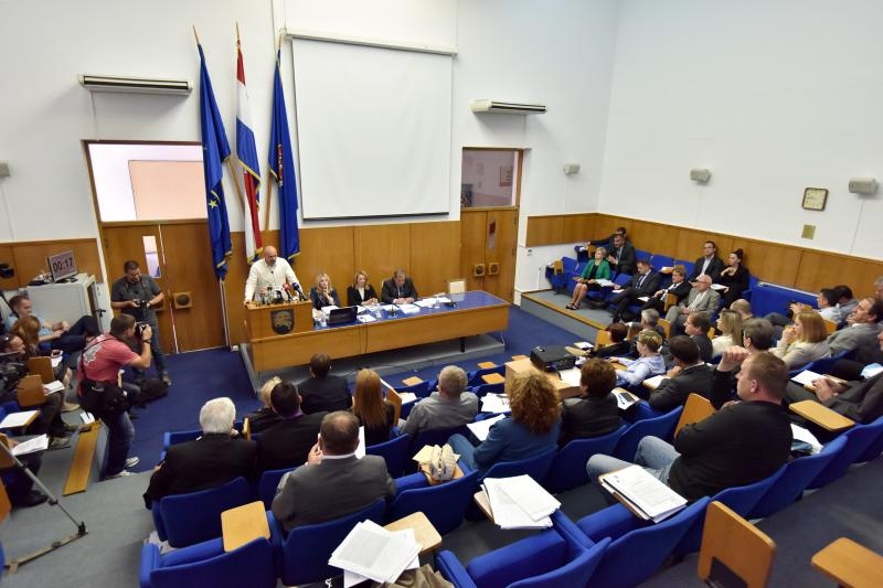 Zadar: Sjednica gradskog vijeća, foto: Dino Stanin/PIXSELL Zadar: Sjednica gradskog vijeća, foto: Dino Stanin/PIXSELL
