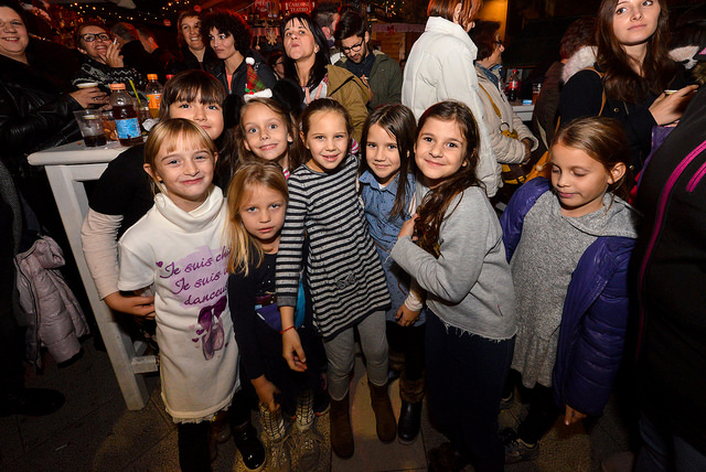 Deset tisuća posjetitelja uživalo u otvorenju Adventa u Zadru- koncertu Ivana Zaka i vatrometu