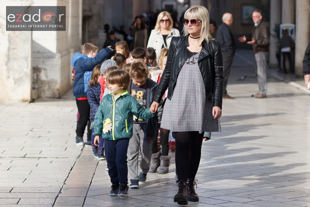 Đir po gradu, petak 24. studenog 2017. – Dan Grada Zadra. Tete i vrtićka djeca
