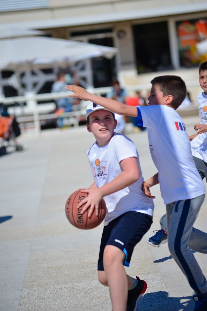 Basket na Forumu: Košarkaške legende protiv mlađih uzrasta KK Zadar Basket na Forumu: Košarkaške legende protiv mlađih uzrasta KK Zadar