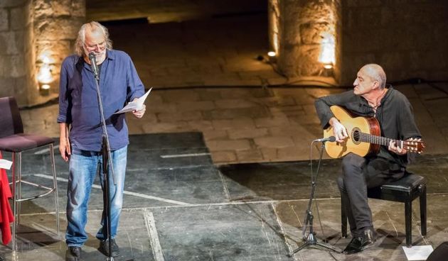 Rade Serbedzija uz pratnju gitarista Miroslava Tadica nastupio na programu Pisci na Igrama u sklopu 66. Dubrovackih ljetnih igara. Photo: Grgo Jelavic/PIXSELL