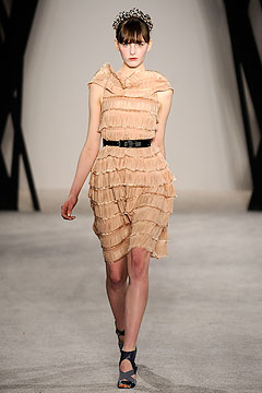 Jason Wu: Jesen/zima 2009. (Cromoda.com) Jason Wu: Jesen/zima 2009. (Cromoda.com)