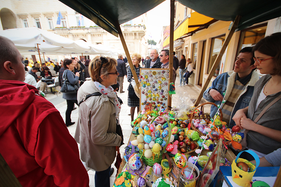 Humanitarna uskršnja akcija Novog radija za udrugu Svjetlo (foto:Saša Čuka) Humanitarna uskršnja akcija Novog radija za udrugu Svjetlo (foto:Saša Čuka)