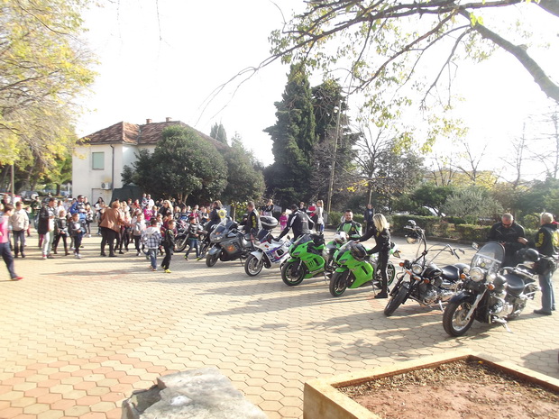 “Beštije” posjetile OŠ Šimuna Kožičića Benje “Beštije” posjetile OŠ Šimuna Kožičića Benje