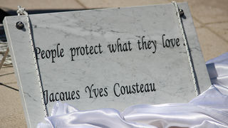 Svečanost polaganja J. Y. Costeau memorijalne ploče na Morskim orguljama