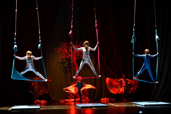 Circo Art u HNK Zadar izveo predstavu “Povratak u prirodu”