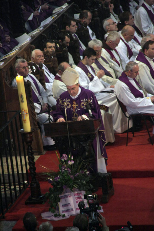 Posljednji ispraćaj nadbiskupa Marijana Oblaka