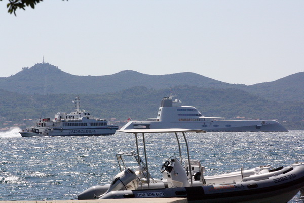 Superjqahta “A” usidrena u zadarskom kanalu Superjqahta “A” usidrena u zadarskom kanalu