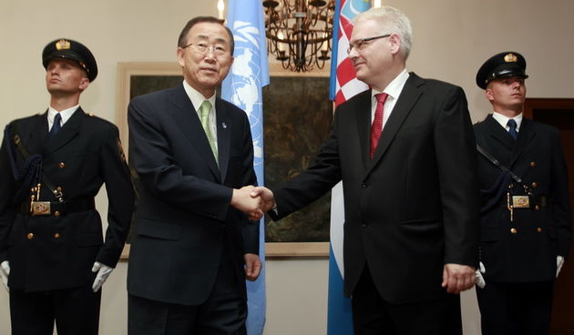 Brijuni, 210712.Ban Ki-moon glavni tajnik UN-a susreo se na Brijunima s predsjednikom Republike Hrvatske Ivom Josipovicem. Ispred Bijele vile na Brijunima predsjednik je docekao uvazenog gosta u pratnji gospodje Ban Soon-taek, nakon cega je zapoceo sluzb