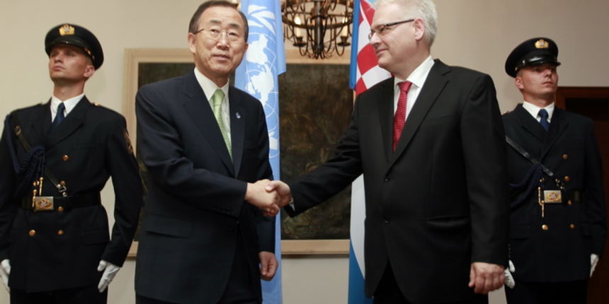 Brijuni, 210712.Ban Ki-moon glavni tajnik UN-a susreo se na Brijunima s predsjednikom Republike Hrvatske Ivom Josipovicem. Ispred Bijele vile na Brijunima predsjednik je docekao uvazenog gosta u pratnji gospodje Ban Soon-taek, nakon cega je zapoceo sluzb Brijuni, 210712.Ban Ki-moon glavni tajnik UN-a susreo se na Brijunima s predsjednikom Republike Hrvatske Ivom Josipovicem. Ispred Bijele vile na Brijunima predsjednik je docekao uvazenog gosta u pratnji gospodje Ban Soon-taek, nakon cega je zapoceo sluzb