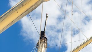 Velicanstveni jedrenjak Royal Clipper na Pozdravu suncu Velicanstveni jedrenjak Royal Clipper na Pozdravu suncu