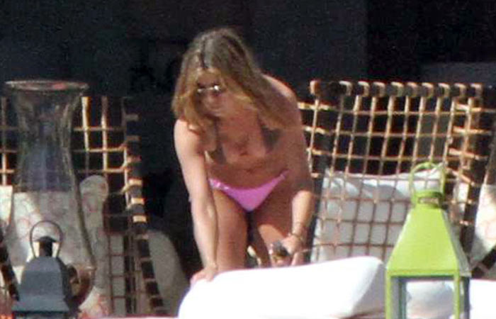 Jennifer Aniston u seksi badiću proslavila 41. rođendan (Jutarnji.hr)