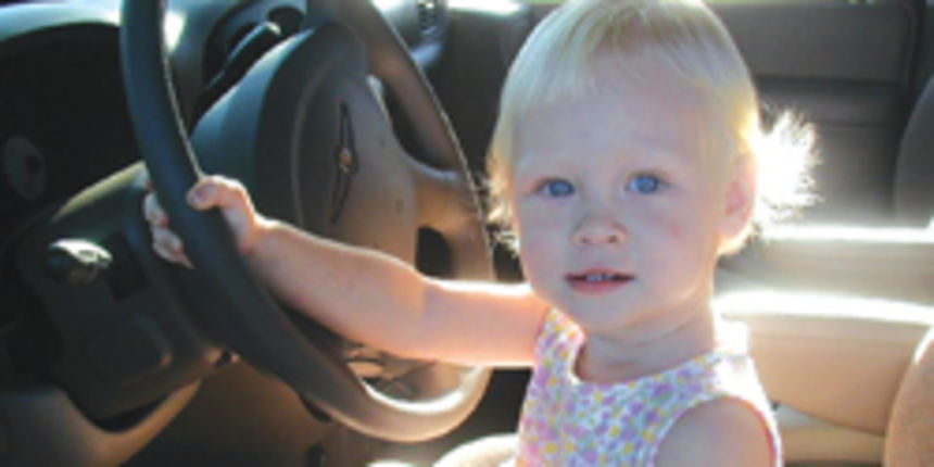 Dijete za volanom (Foto: bellflower.org)