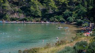 Uvala Lovrečina: Egzotična pješčana oaza na Braču u kojoj su uživali i stari Rimljani Uvala Lovrečina: Egzotična pješčana oaza na Braču u kojoj su uživali i stari Rimljani