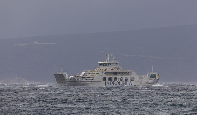 trajekt jadrolinija olujno jugo