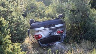 Prosika: Pri slijetanju automobila s kolnika jedna je osoba poginula Prosika: Pri slijetanju automobila s kolnika jedna je osoba poginula