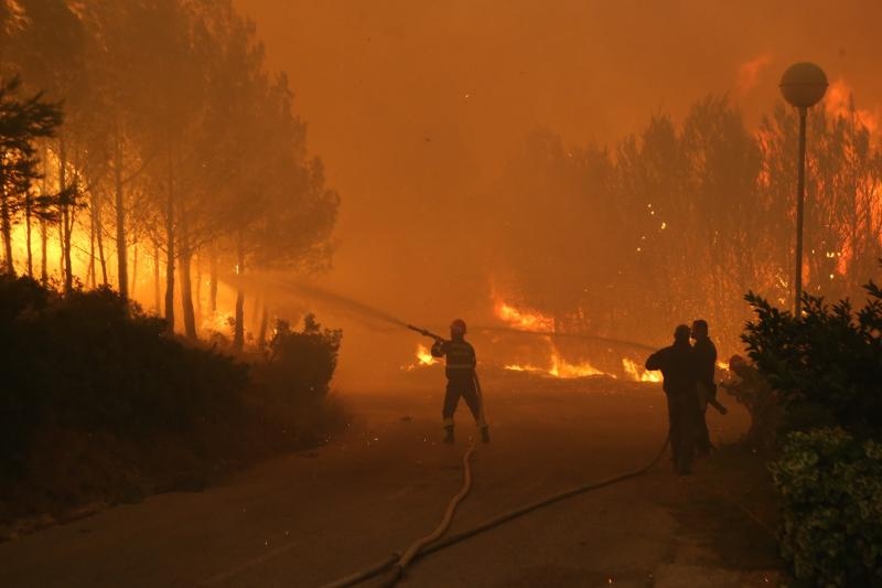 Žrnovnica: Vatra je sve bliže Splitu, nebo je prekriveno dimom Žrnovnica: Vatra je sve bliže Splitu, nebo je prekriveno dimom