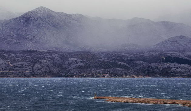 Olujna bura u Velebitskom kanalu 26. studenog 2015.  Foto: Leonard Kvarantan