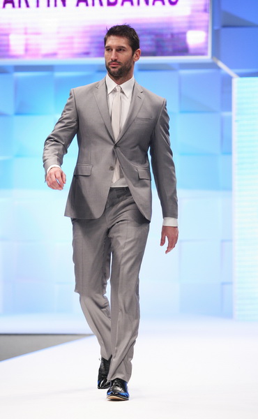 Zagreb, 040211. 
Arena Zagreb, Laniste.
13. Sajam vjencanja, velika modna revija sa manekenkama modne agencije Sandra. 
Na slici: kreacije Martin Arbanas.
Foto: Biljana Gaurina / CROPIX