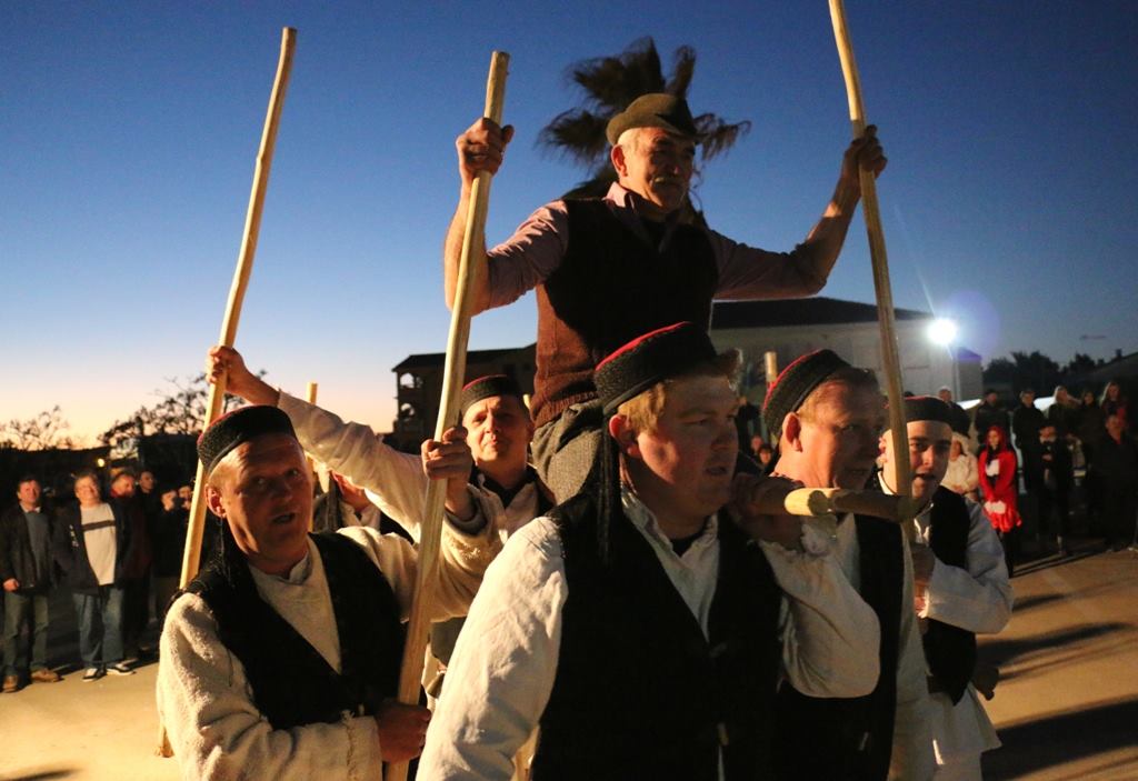 2. Međunarodna karnevalska povorka Virskih maškara