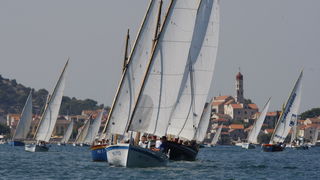 Betina, 150811.
9. Regata za dusu i tilo, regata tradicionalnih brodova na latinsko jedro
Na slici: start regate
Foto: Bozo Vukicevic / CROPIX Betina, 150811.
9. Regata za dusu i tilo, regata tradicionalnih brodova na latinsko jedro
Na slici: start regate
Foto: Bozo Vukicevic / CROPIX